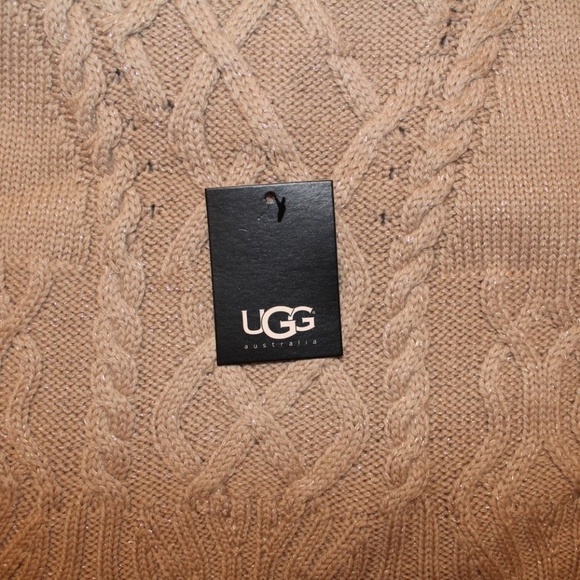 UGG Metallic Thread Shawl Scarf‎ Wrap - Picture 4 of 5